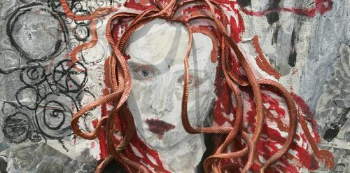 Sześć stóp pod ziemią, Medusa Self Portrait, praca Claire Fisher