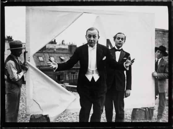 Rolf de Maré i Jean Börlin na planie filmu Entr'acte w reżyserii René Claira, 1924, © Dansmuseet, Sztokholm