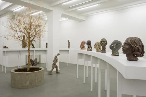 Goshka Macuga, When was Modernism widok instalacji, NGBK, Berlin, Wystawa Tagore's Post Office
