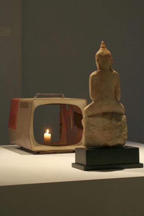 Nam June Paik, Small Buddha With Candle TV, 1990, fot. Mirosław Emil Koch