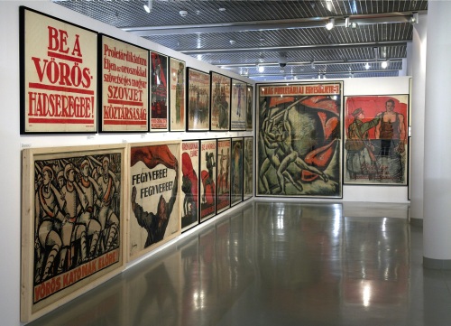 Plakaty ze zbiorów Węgierskiej Galerii Narodowej oraz Węgierskiego Muzeum Narodowego