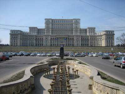 Parliament, Bucharest fot. wiki