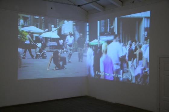 &quot;East Side Story&quot;, instalacja wideo Igora Grubića, galeria Labirynt, fot. Diana Kołczewska