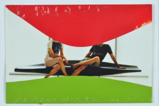 Abdullah Qureshi, Malarska miłość, 2011, technika mieszana: gloss paint na fotografii, 10 x15 cm