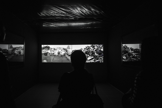 Angelika Markul, Welcome to Fukushima, instalacja - fotografie, 126,5 x 164 cm, video 06 32, 2013, dzięki uprzejmości artystki i