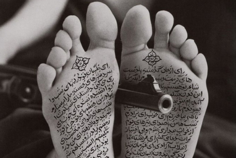 Shirin Neshat, “Allegiance with Wakefullness”, z serii “Women of Allah”, 1994.