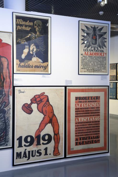 plakaty z kolekcji Węgierskiego Muzeum Narodowego