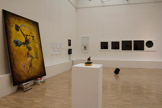 po lewej: Borowski/ Śliwiński, „Żenujący symbolizm”, 2009, dzięki uprzejmości artystów i Tomasza Lubińskiego