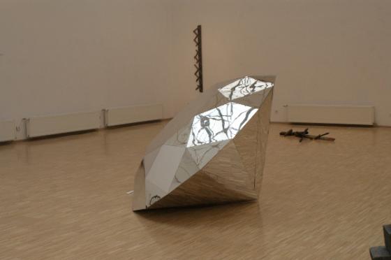 Maurycy Gomulicki, DIAMONDS ARE FOREVER, obiekt, 2011